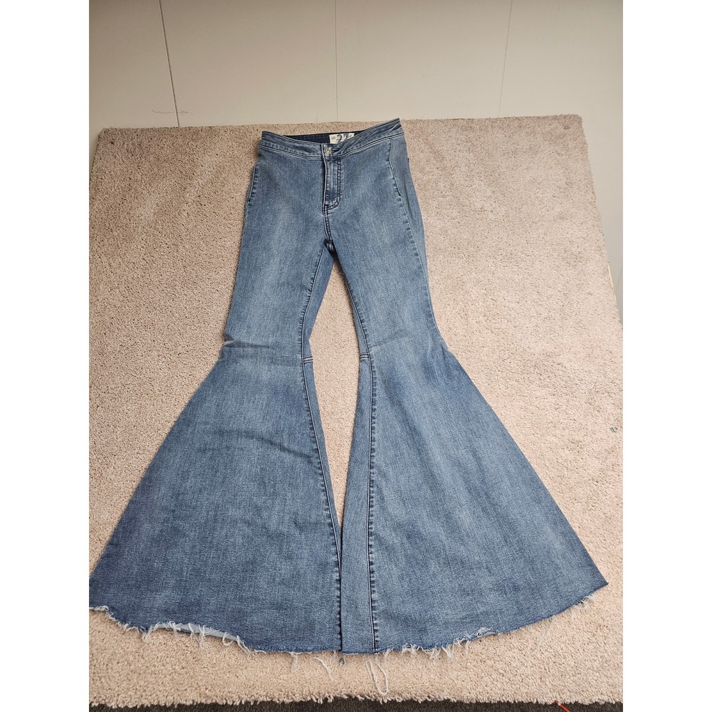 We The Free Free People Just Float On Flare Jeans Light Wash Size 27 festival